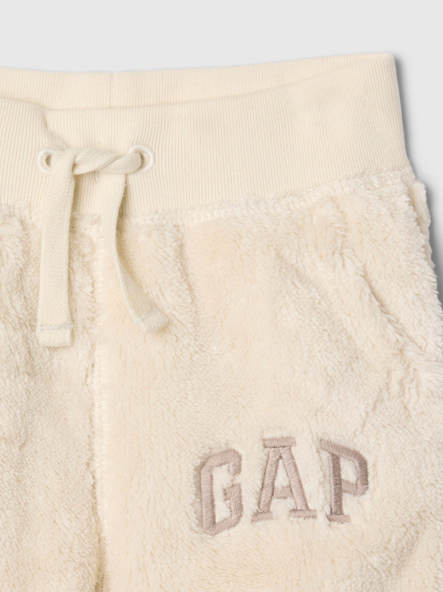 Kırık Beyaz Gap Logo Suni Vegan Kürk Jogger Eşofman Altı