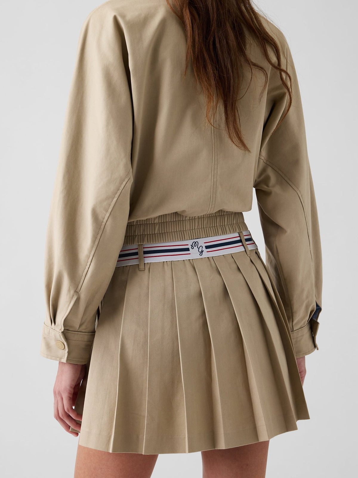 Bej Gap × Malbon Pileli Twill Mini Şort Etek