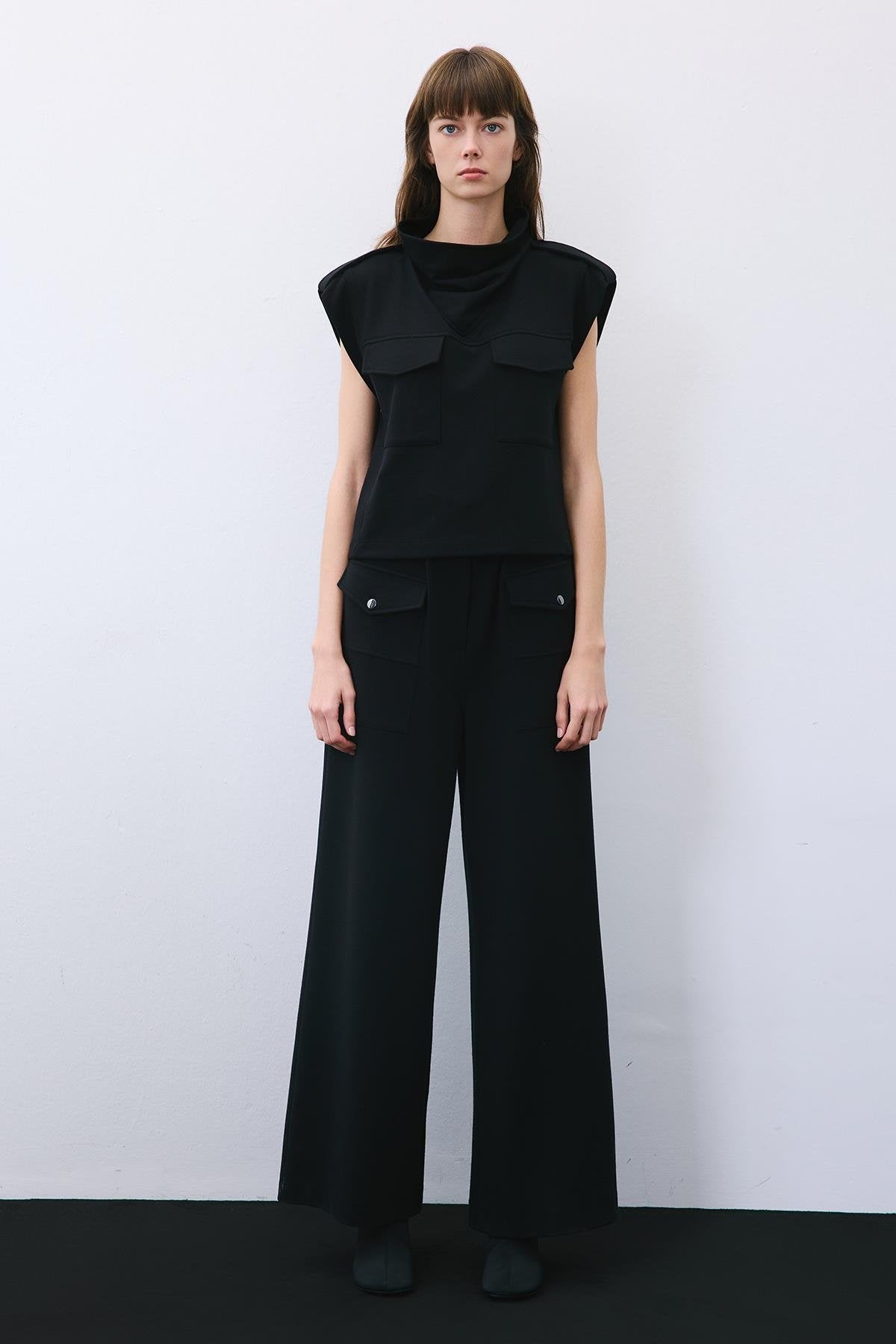 Dikiş Detaylı Yünlü Siyah Triko Bluz