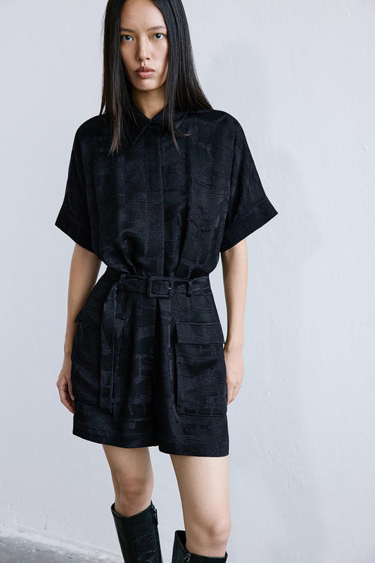 Dokulu Mini Siyah Tulum