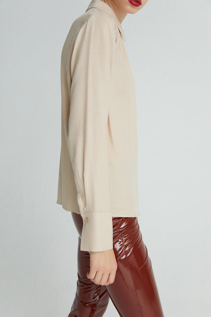 Bej Yakası Drape Detaylı Gömlek