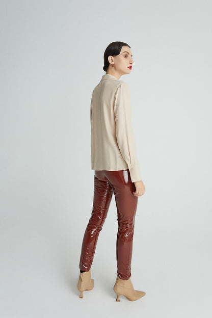 Bej Yakası Drape Detaylı Gömlek