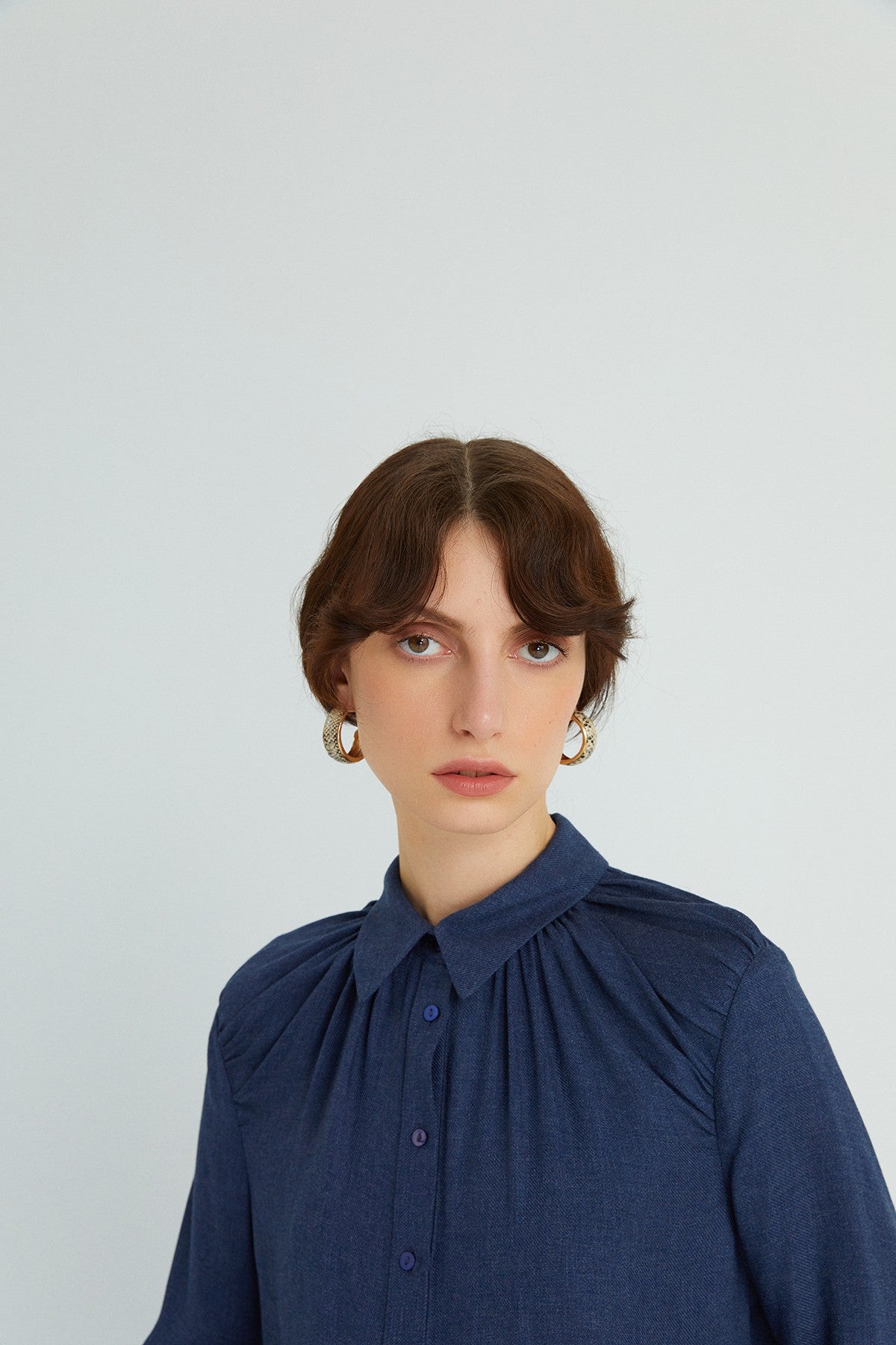 Lacivert Yakası Drape Detaylı Gömlek