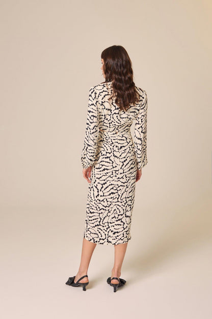 Drape Detaylı Desenli Siyah Etek