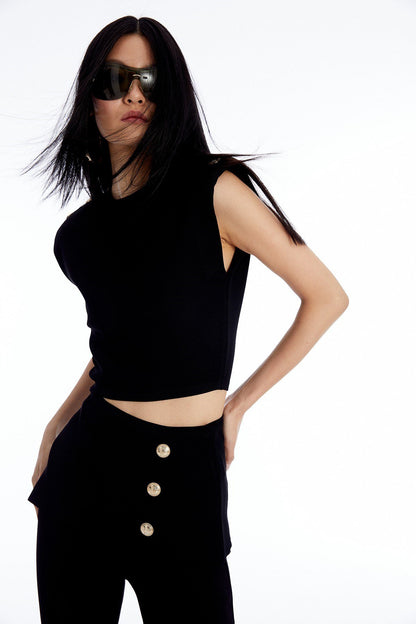 Düğme Detaylı Siyah Cut-out Bluz