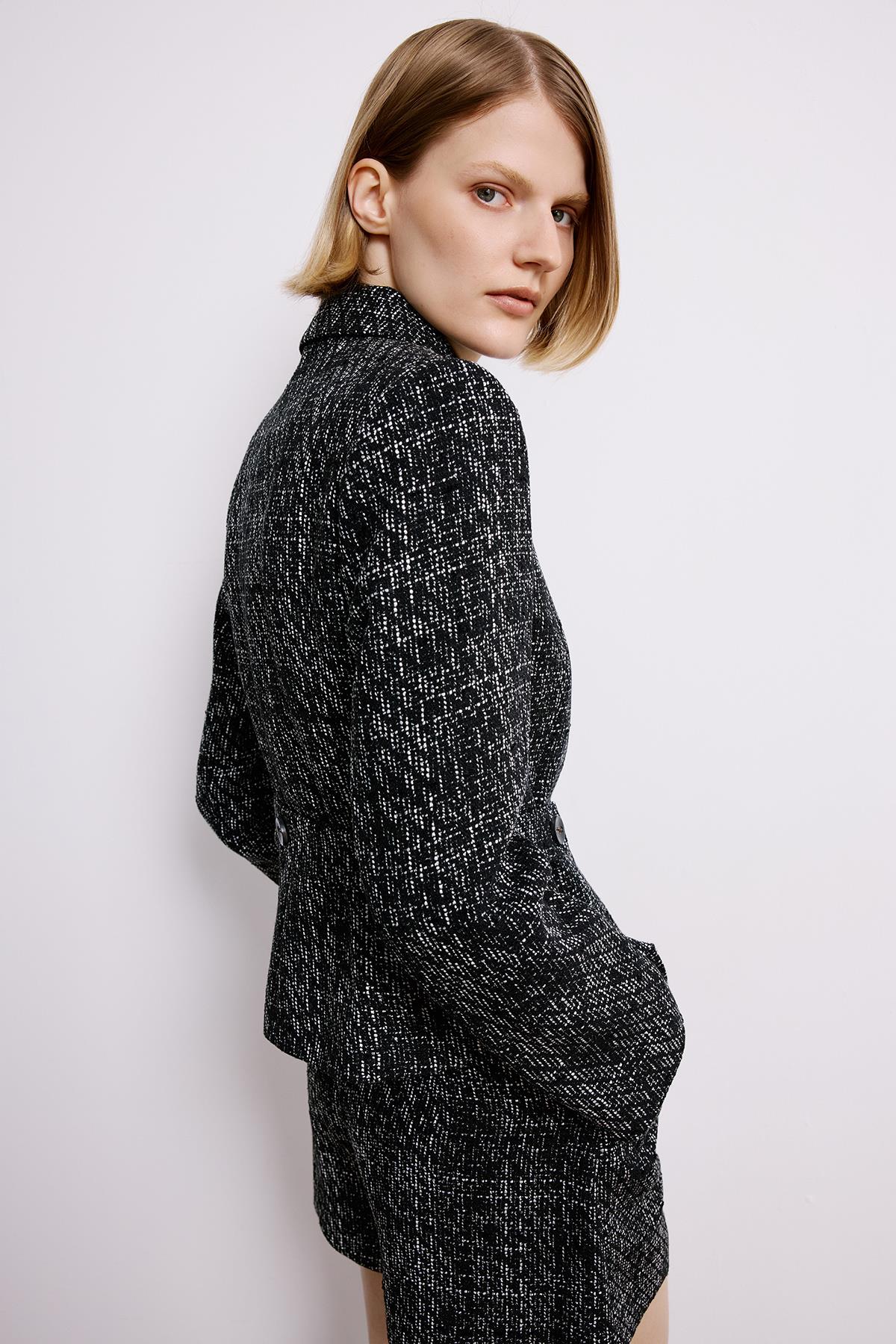 Düğme Detaylı Siyah Tüvit Ceket