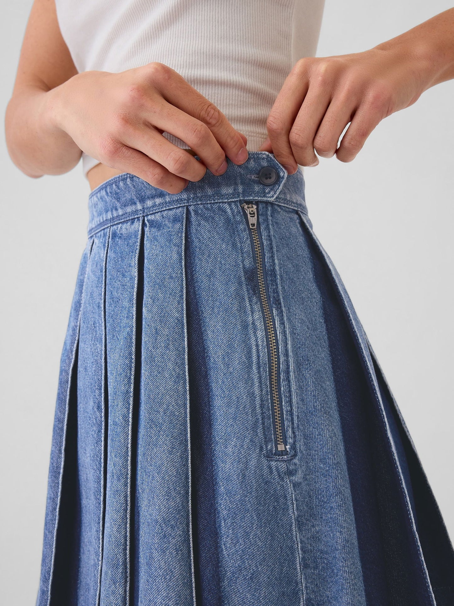Mavi Pileli Denim Mini Etek