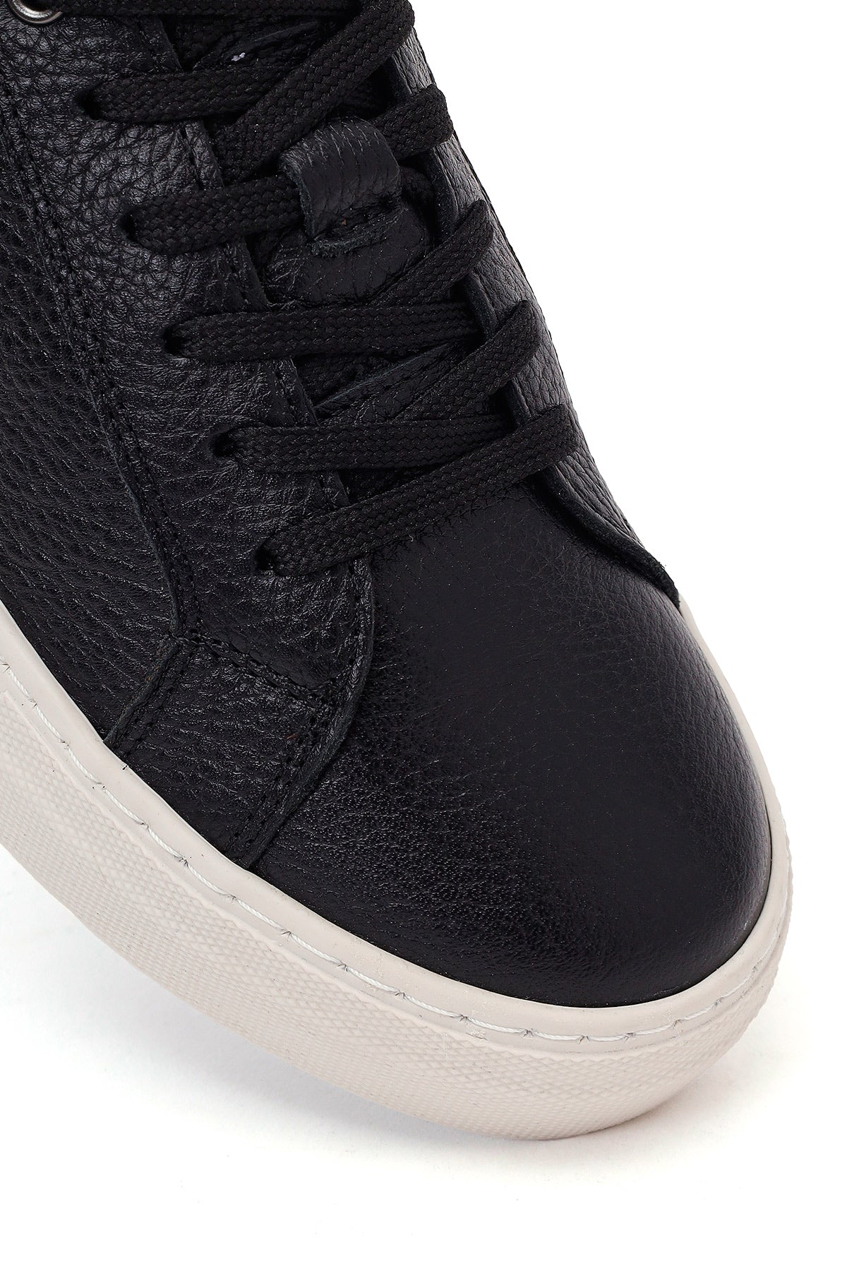 Kadın Siyah Bağcıklı Deri Sneaker
