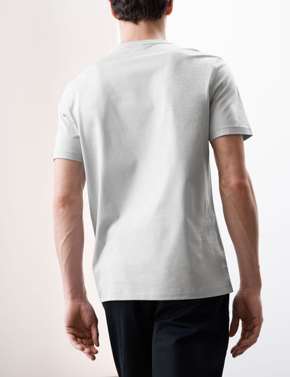 Yumuşak Dokulu V Yaka T-shirt