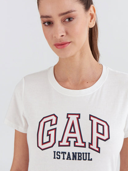 Beyaz Gap Istanbul Logo T-shirt