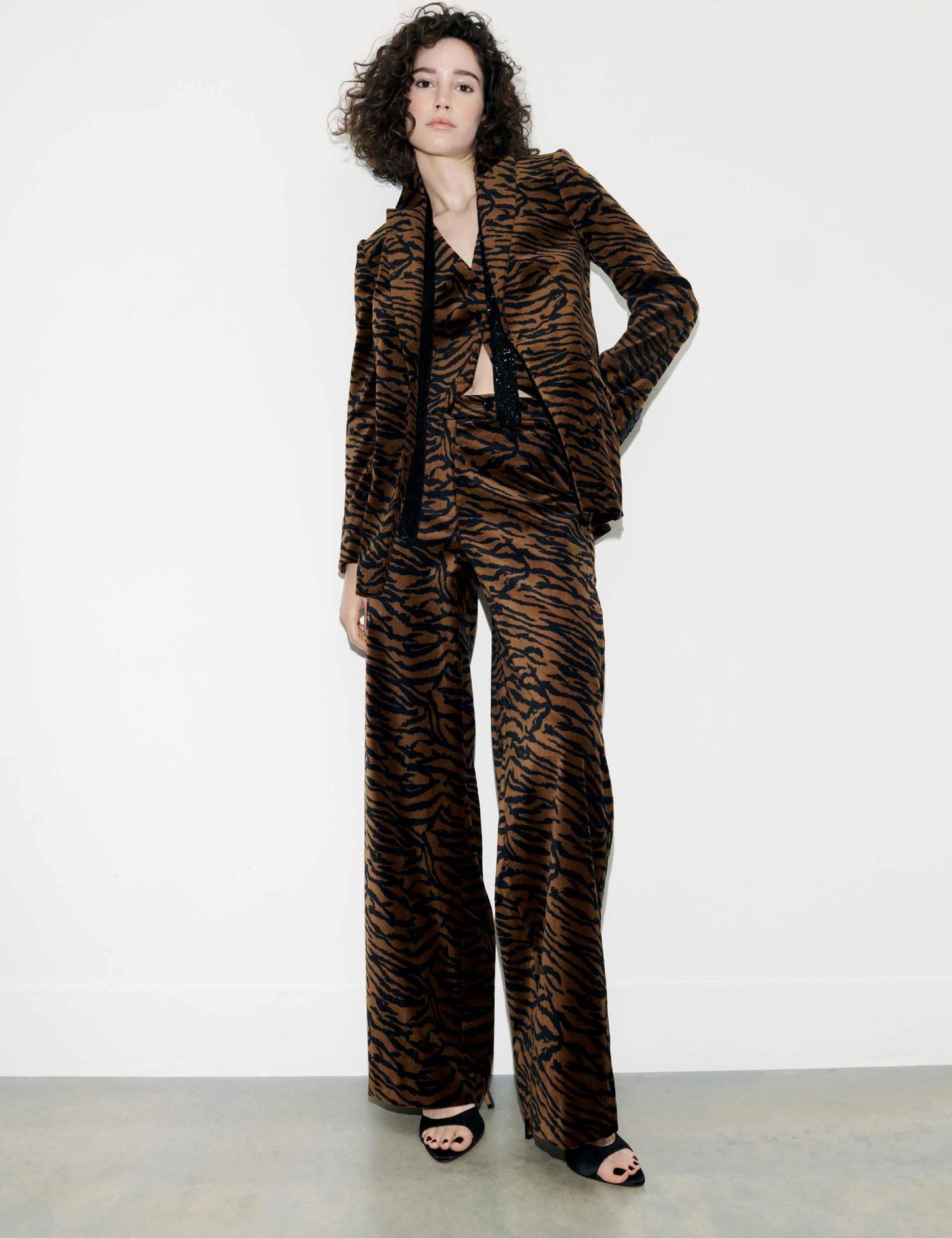 Kadife Leopar Desenli Wide Leg Pantolon