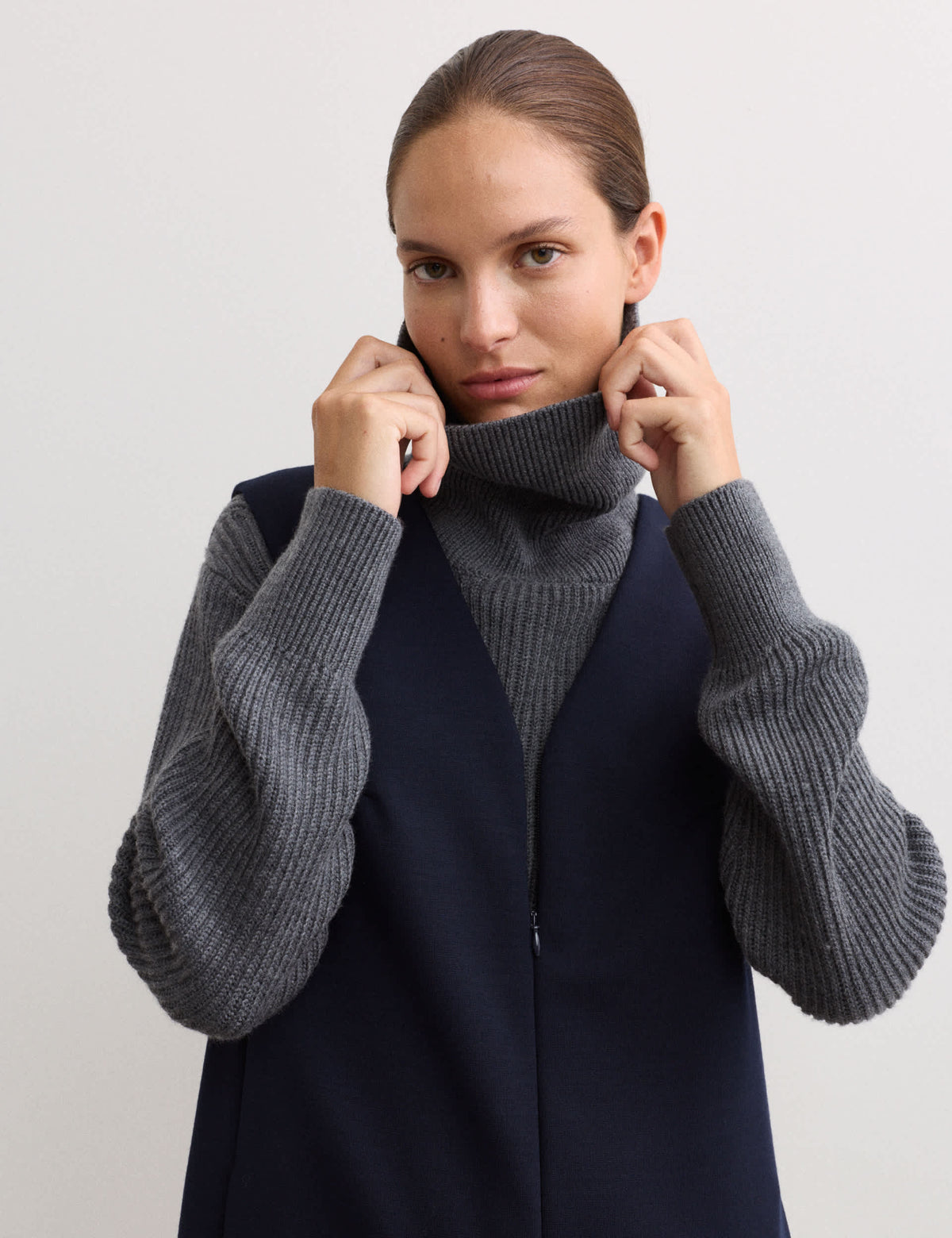 Derin V Yaka Jersey Midi Elbise