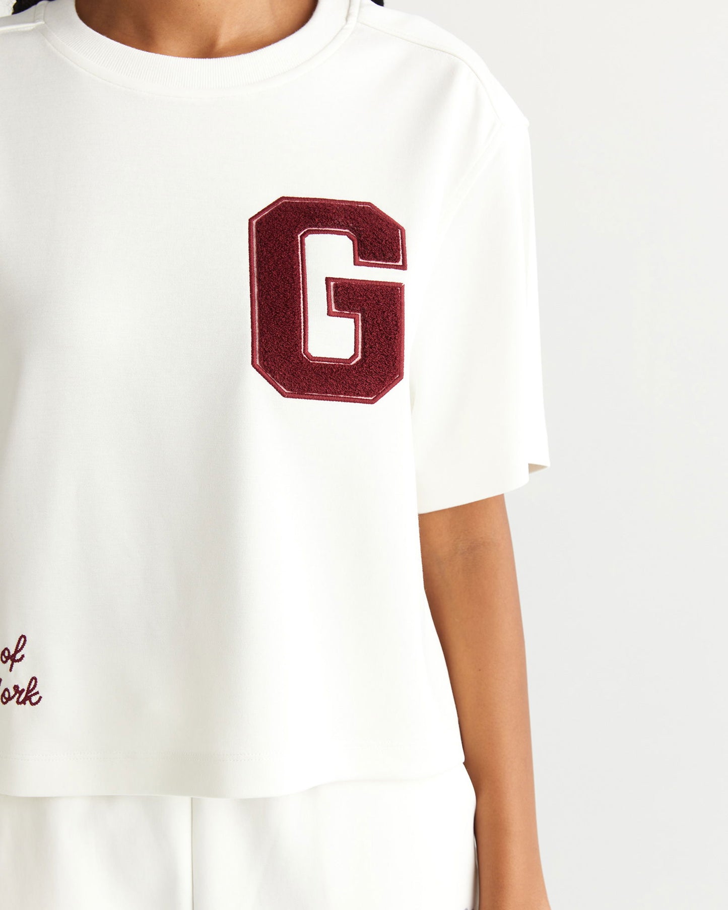 College Graphic C-neck T-shirt