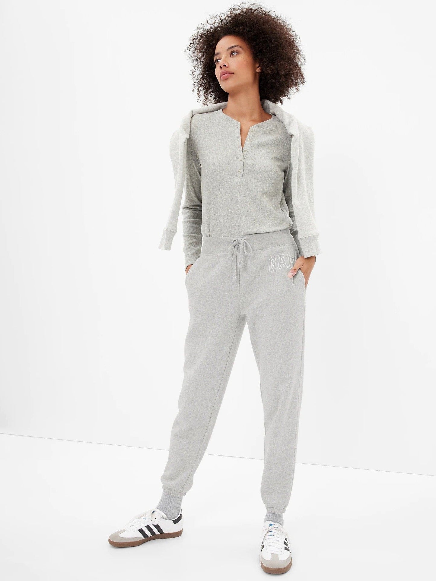 Açık Gri Gap Logo Jogger Fleece Eşofman Altı