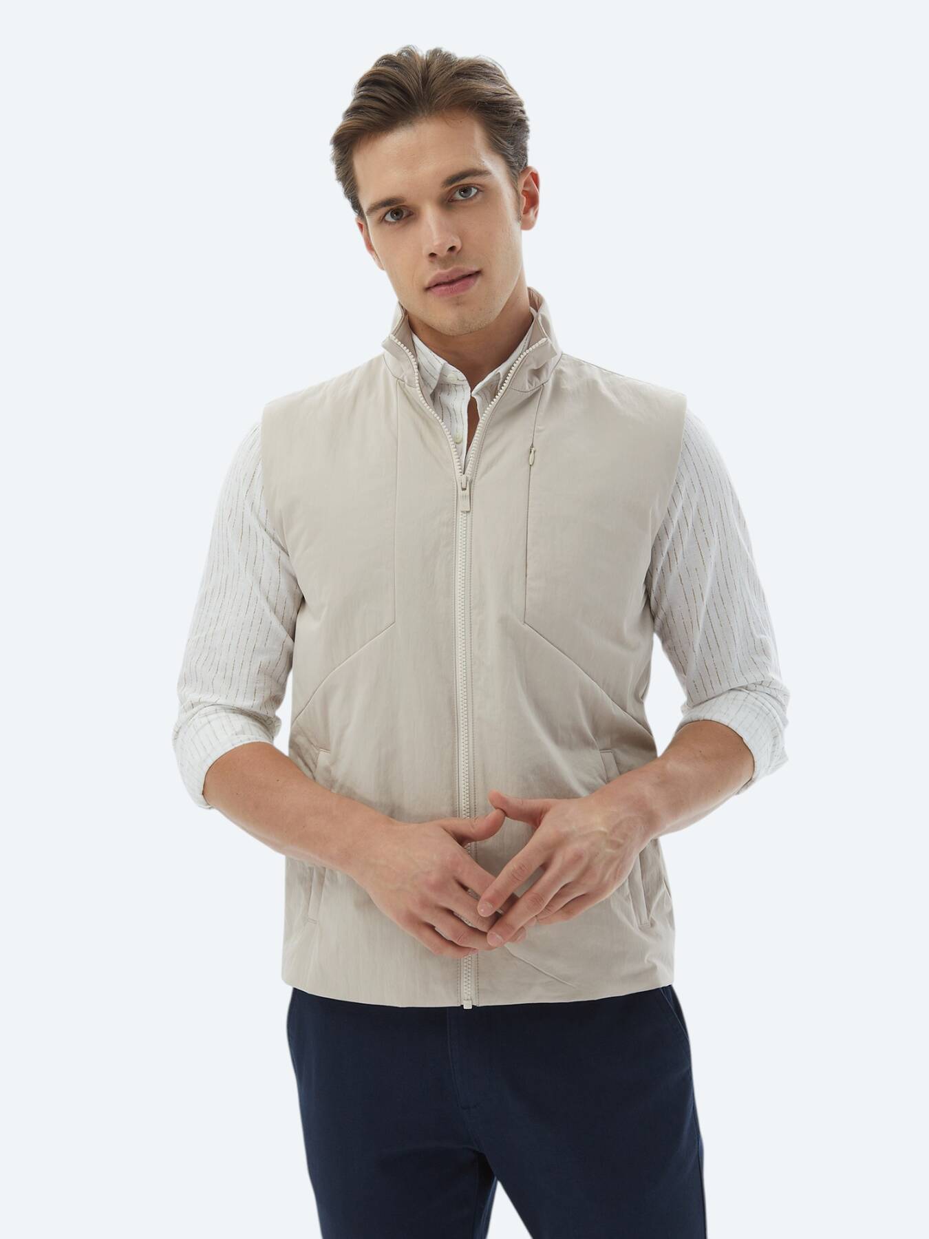 Ekru Regular Fit Dik Yaka Casual Dokuma Spor Yelek