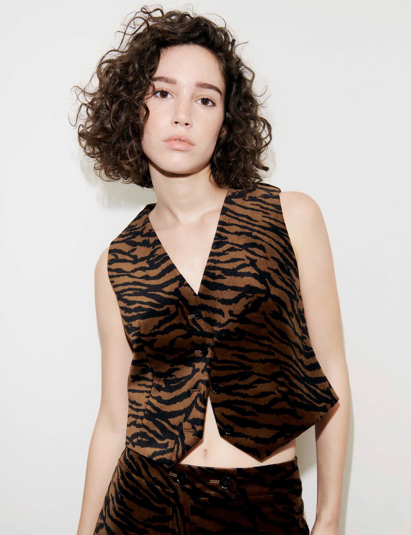 Kadife Leopar Desenli Yelek