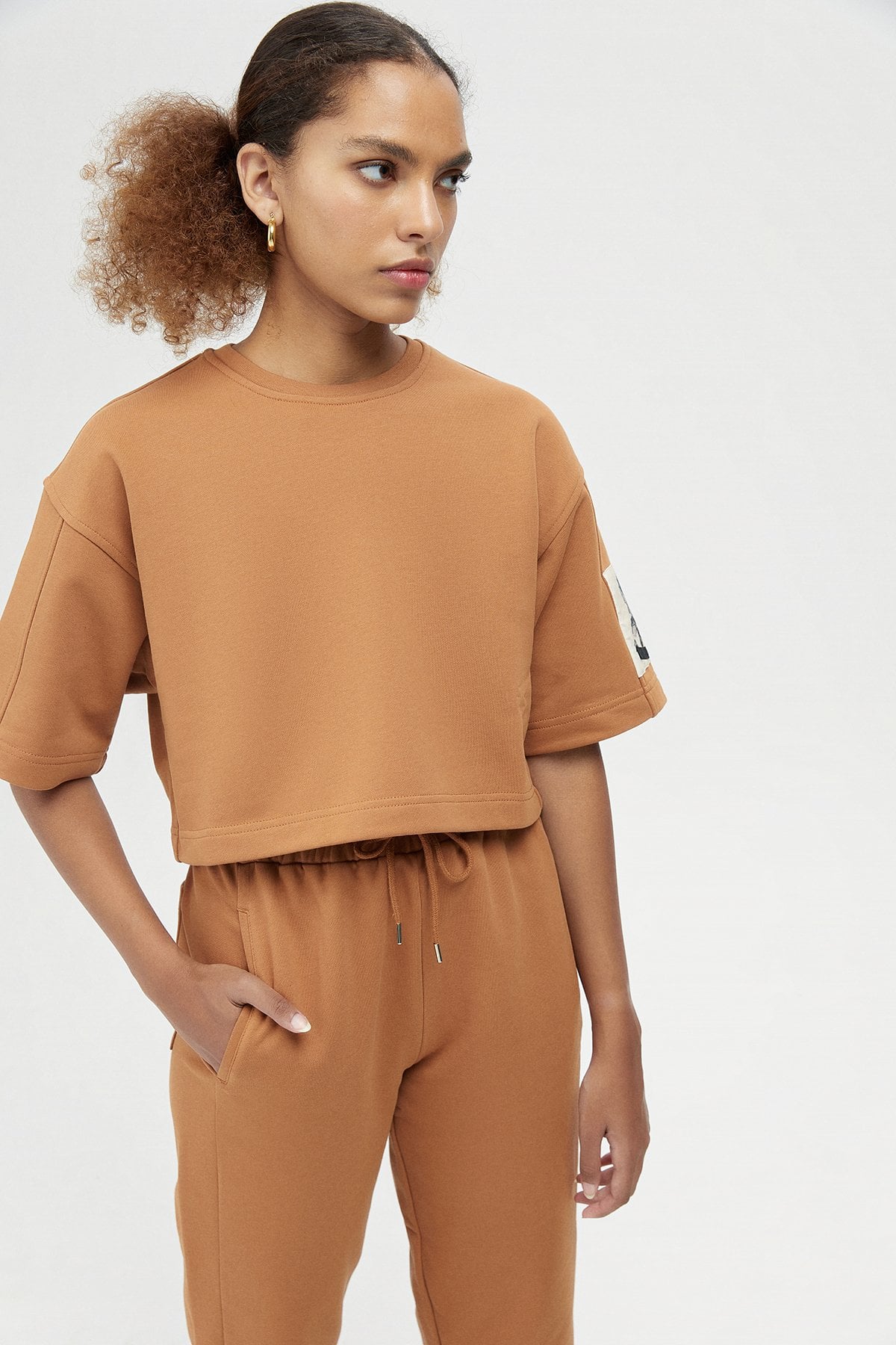 Camel Geniş Kesim Crop T-shirt