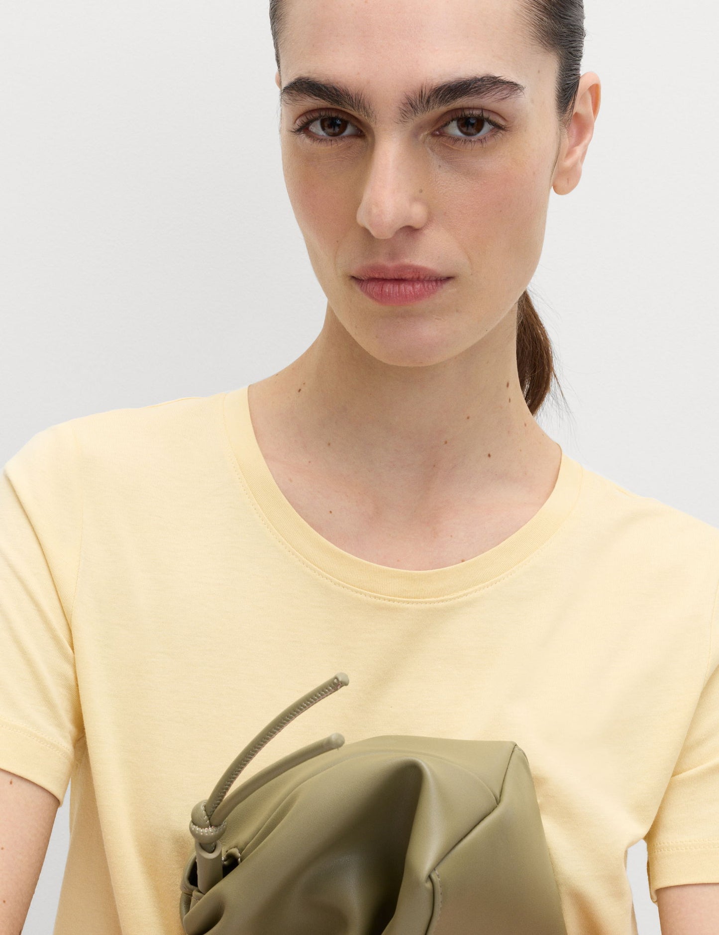 Saf Pamuklu Yuvarlak Yaka T-shirt
