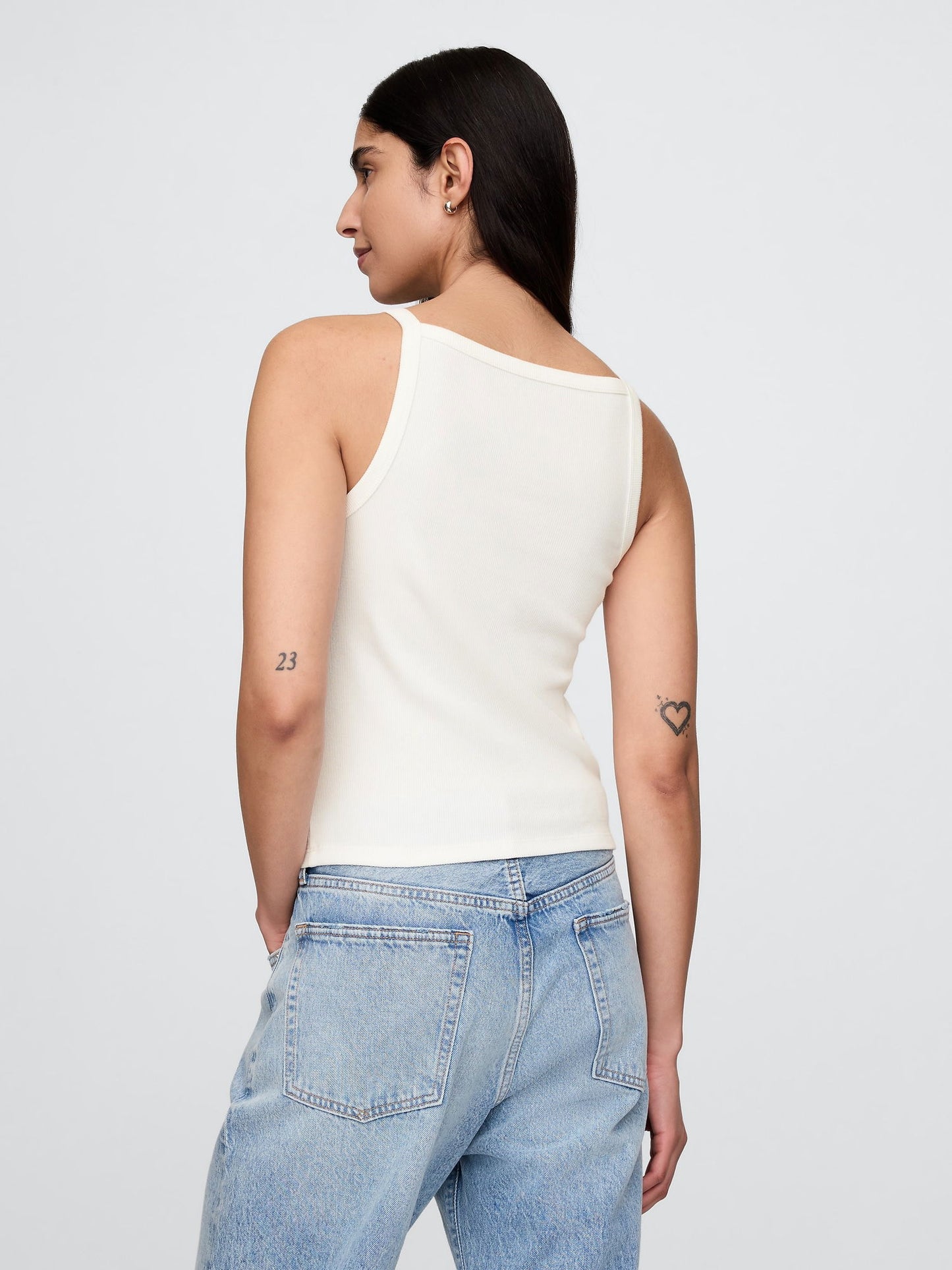 Beyaz Halter Yaka Modern Atlet