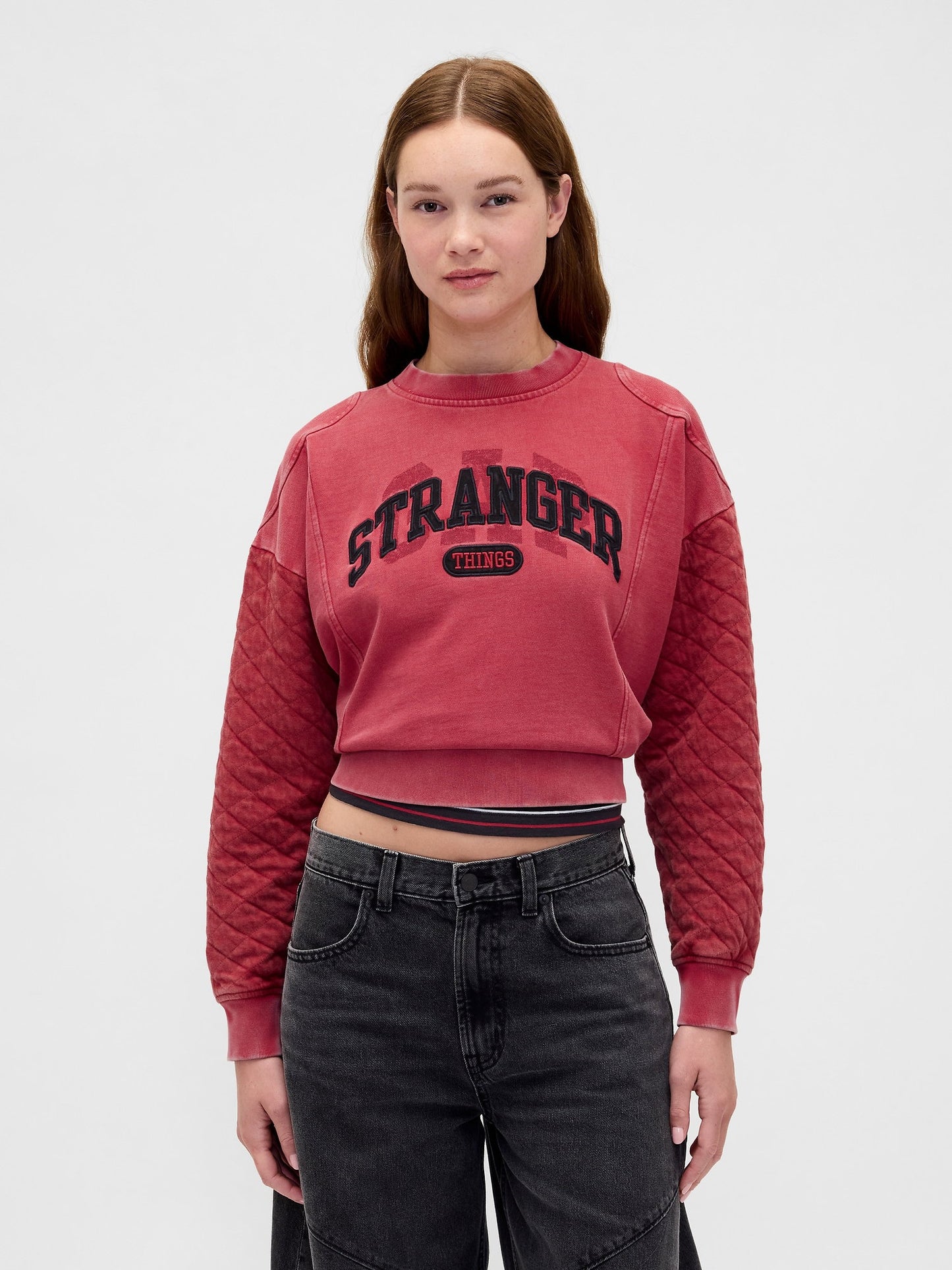 Kırmızı Stranger Things Yastıklı Kol Logolu Sweatshirt