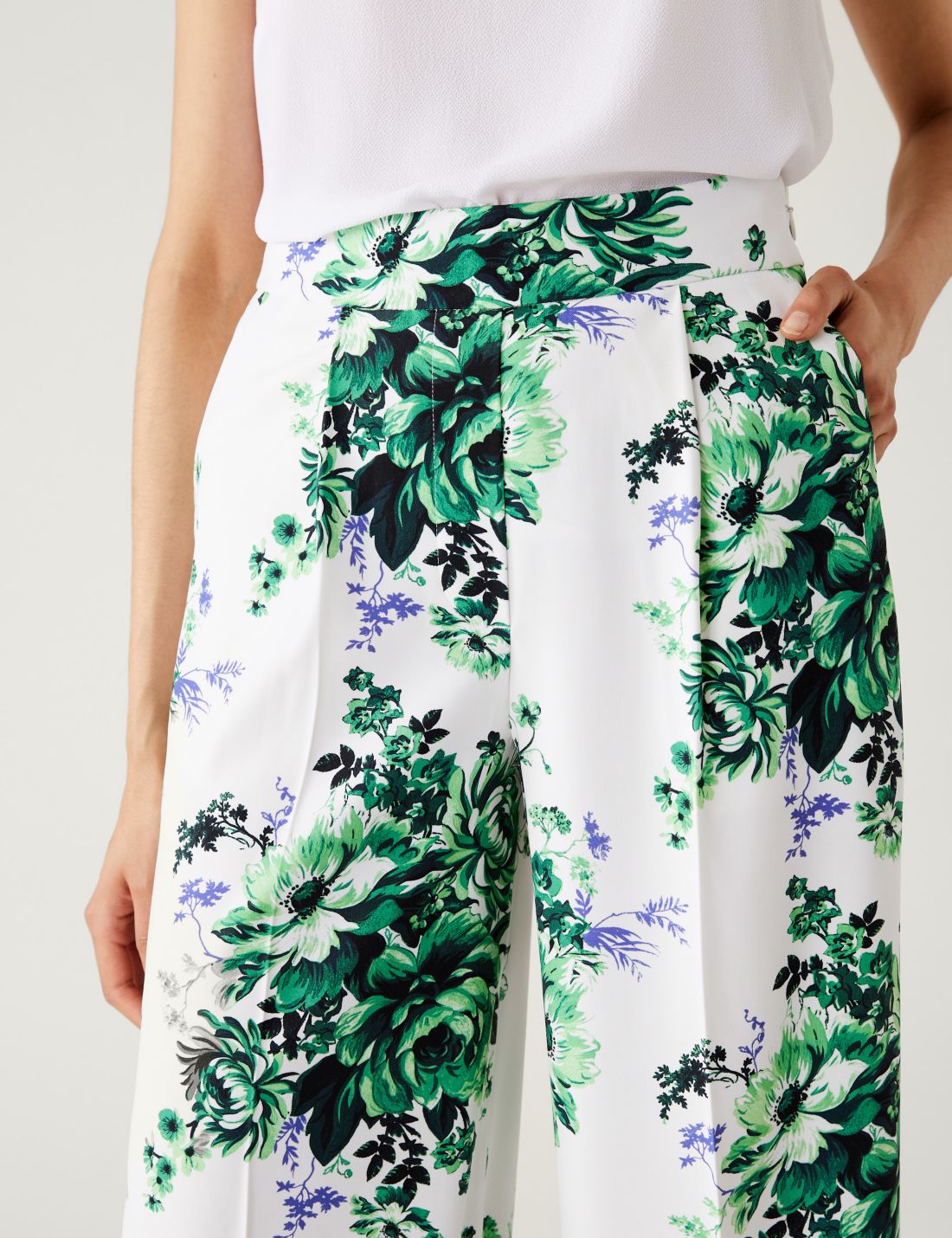 Çiçek Desenli Wide Leg Saten Pantolon