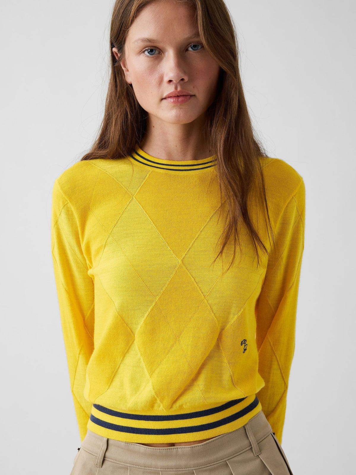 Sarı Gap × Malbon Argyle Crop Kazak