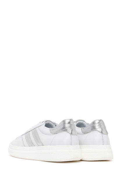 Kadın Beyaz Bağcıklı Deri Sneaker