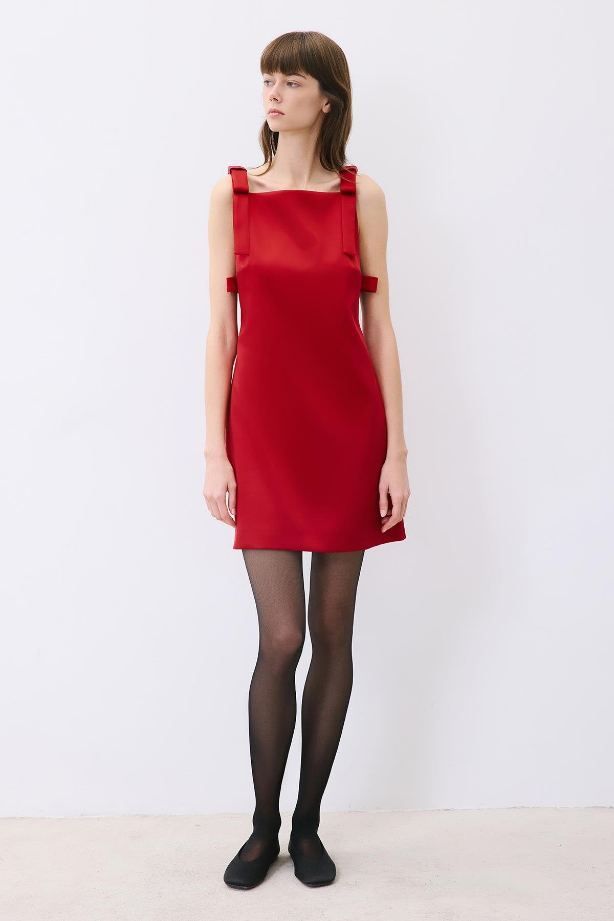 Fiyonk Detaylı Askılı Mini Bordo Elbise