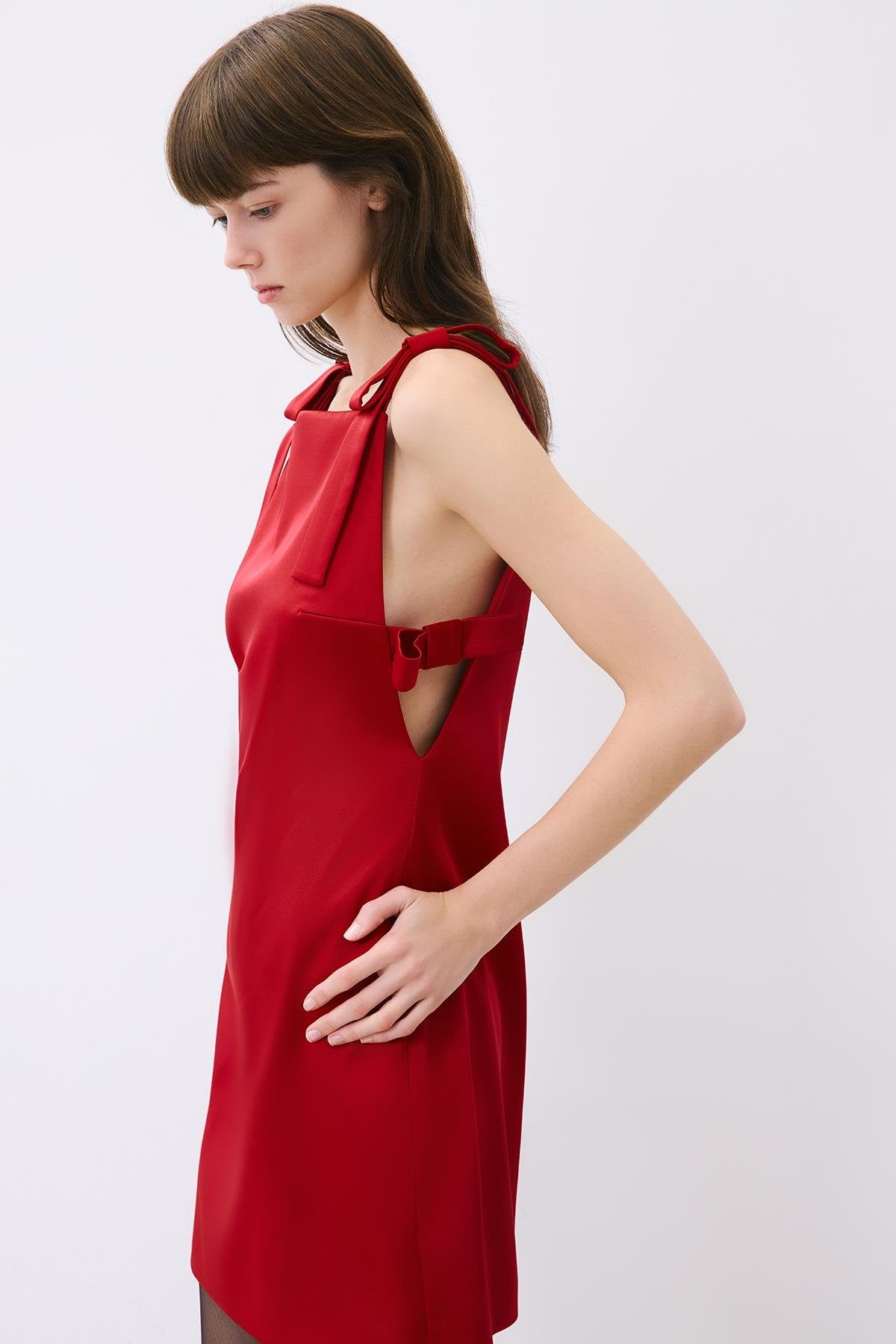 Fiyonk Detaylı Askılı Mini Bordo Elbise