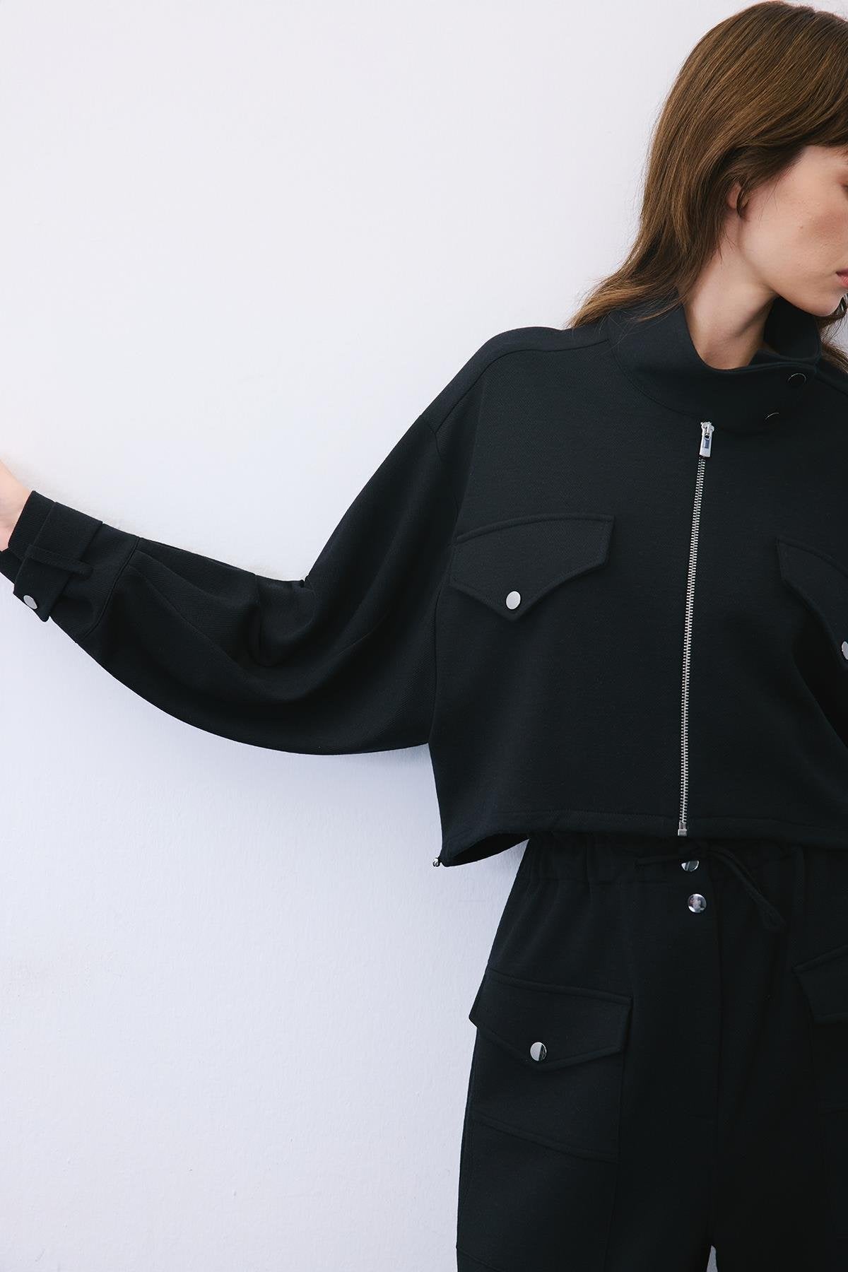 Gold Detaylı Yün Karışımlı Siyah Ceket