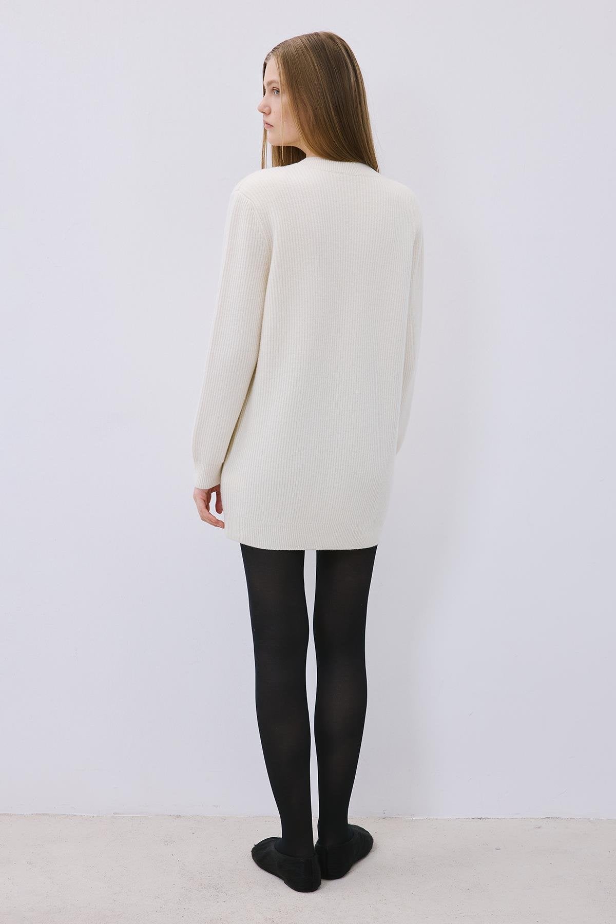 Gold Düğmeli Ekru Triko Hırka