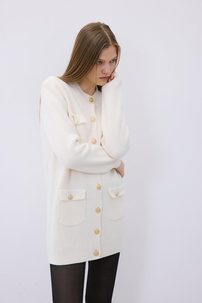 Gold Düğmeli Ekru Triko Hırka