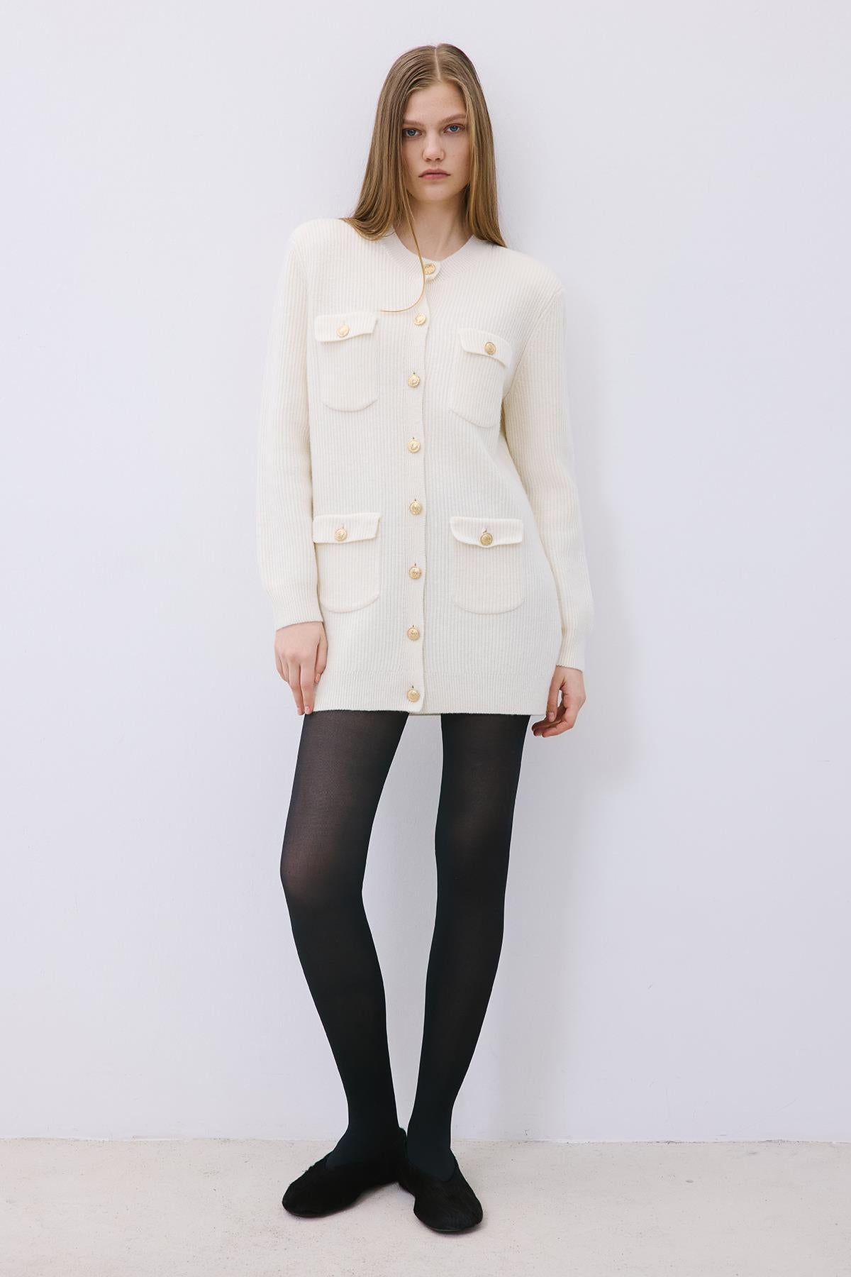 Gold Düğmeli Ekru Triko Hırka