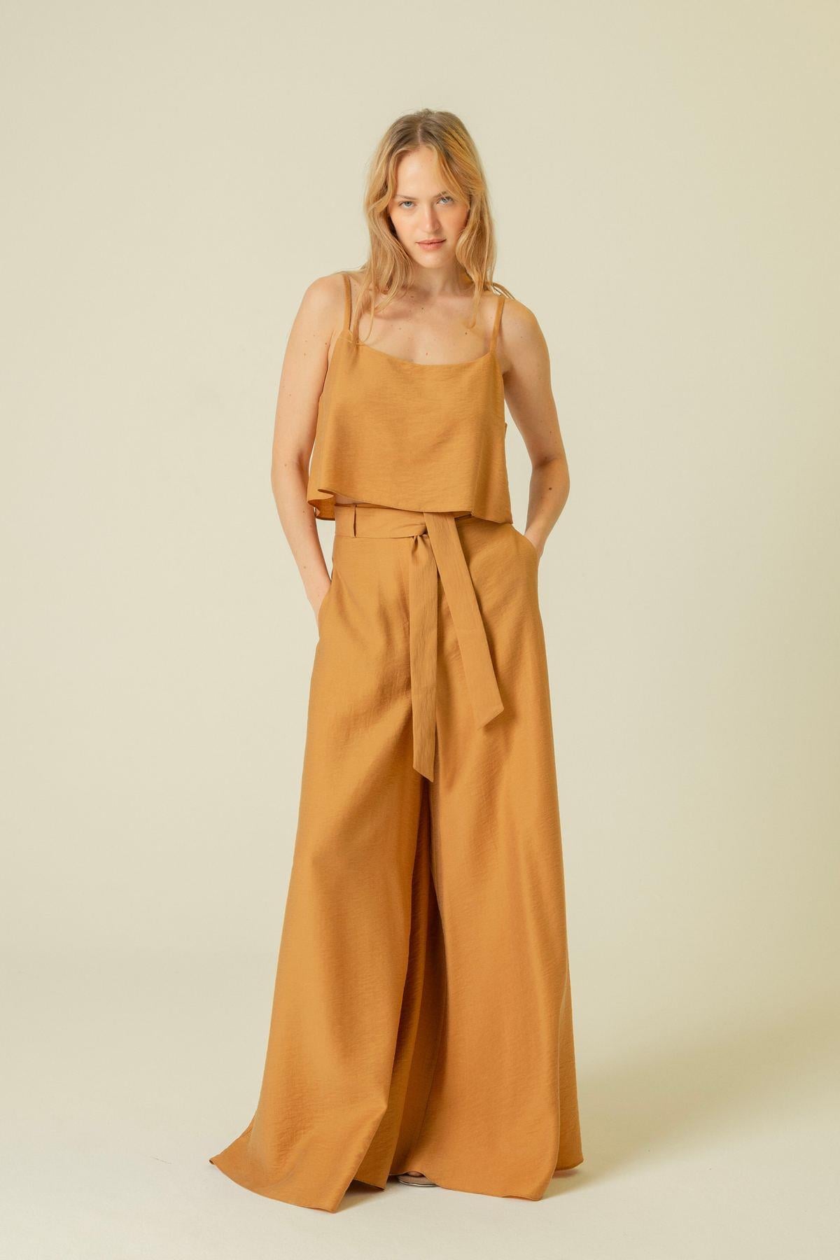 Ince Askılı Tütün Crop Top