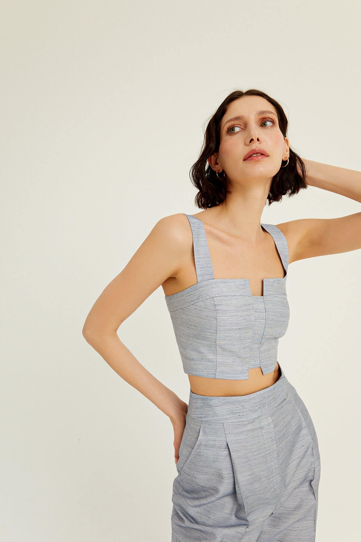 Indigo Kalın Askılı Crop Keten Bluz