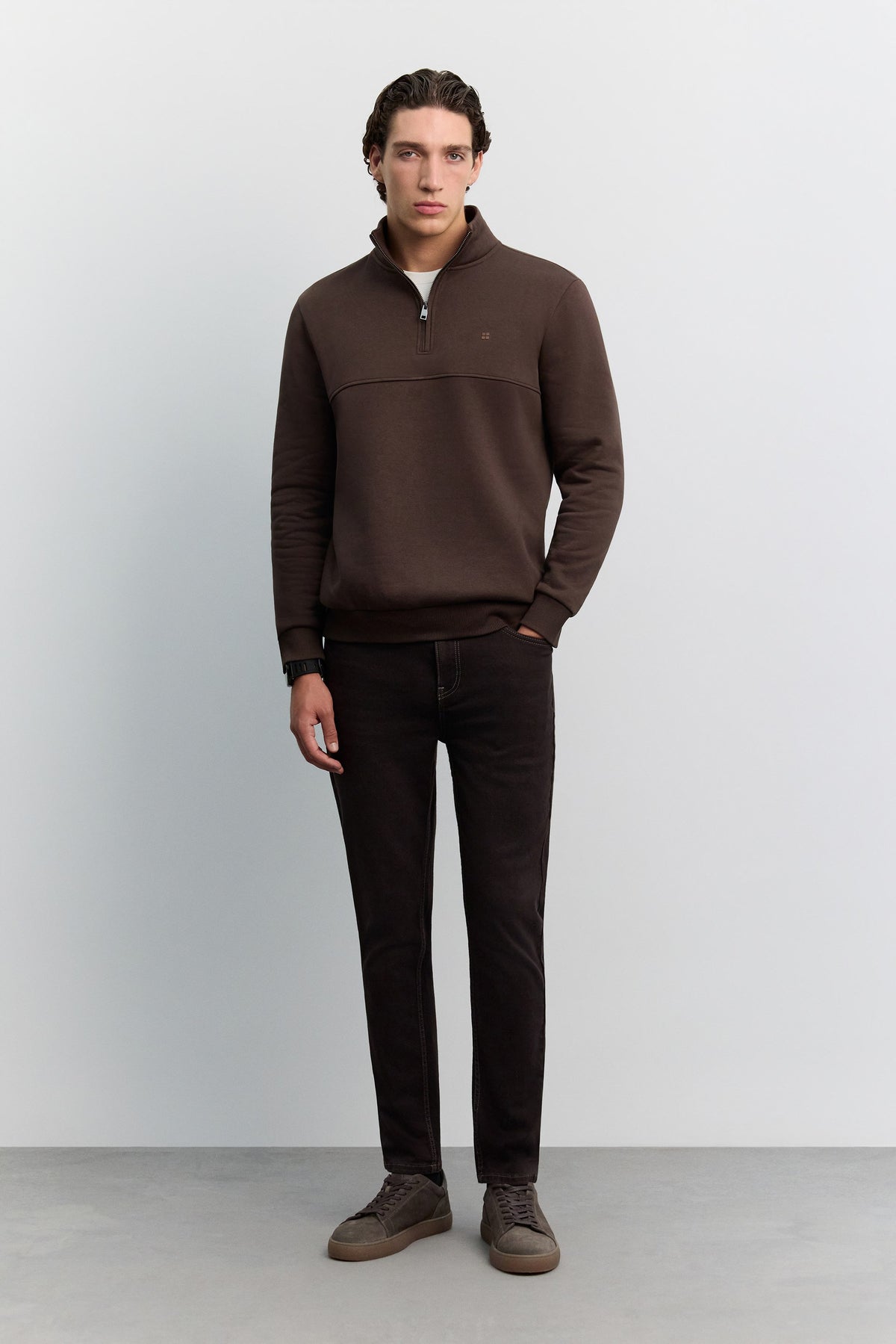 Kahve Dik Yaka Fermuarlı -5 Dereceye Dayanıklı Sweatshirt