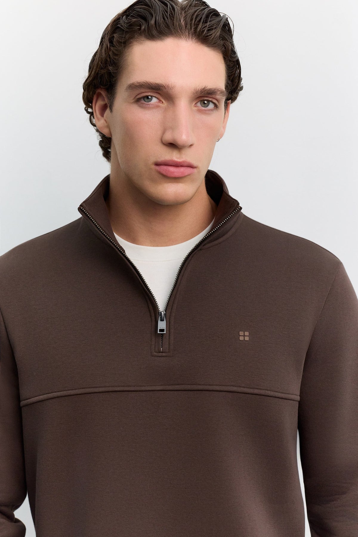 Kahve Dik Yaka Fermuarlı -5 Dereceye Dayanıklı Sweatshirt