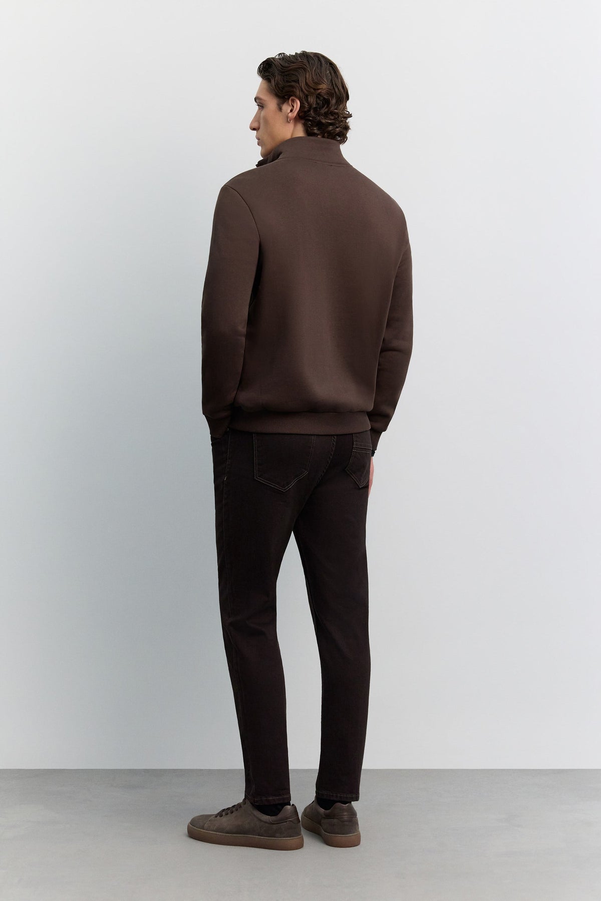 Kahve Dik Yaka Fermuarlı -5 Dereceye Dayanıklı Sweatshirt
