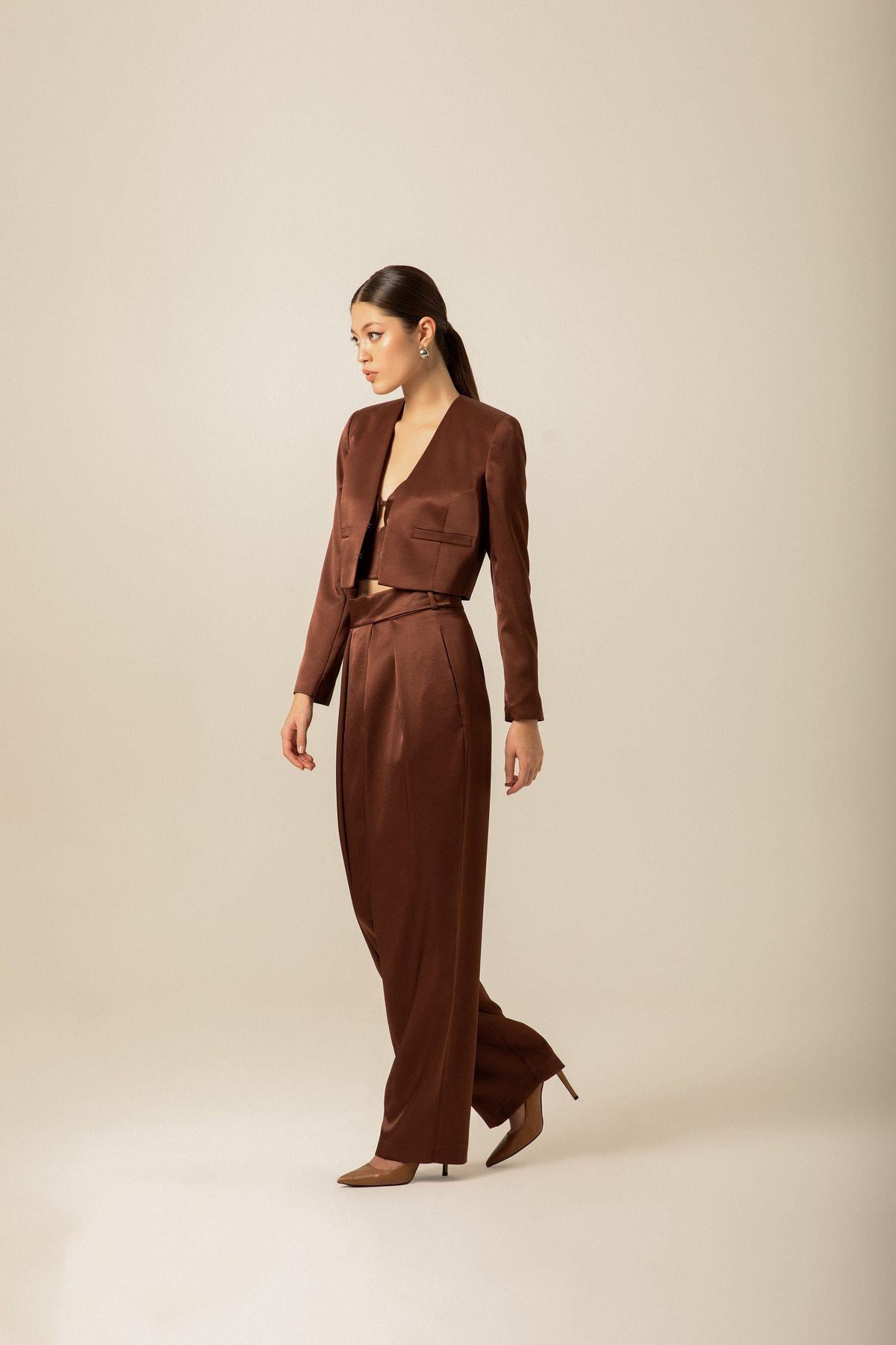 Kahverengi Saten Crop Ceket