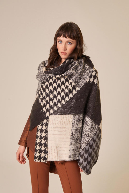 Kazayağı Desenli Şal