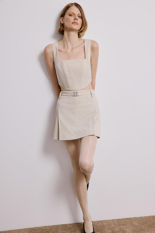 Kemer Detaylı Çizgili Ekru Şort Etek