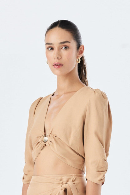 Kuşak Detaylı V Yaka Camel Bluz