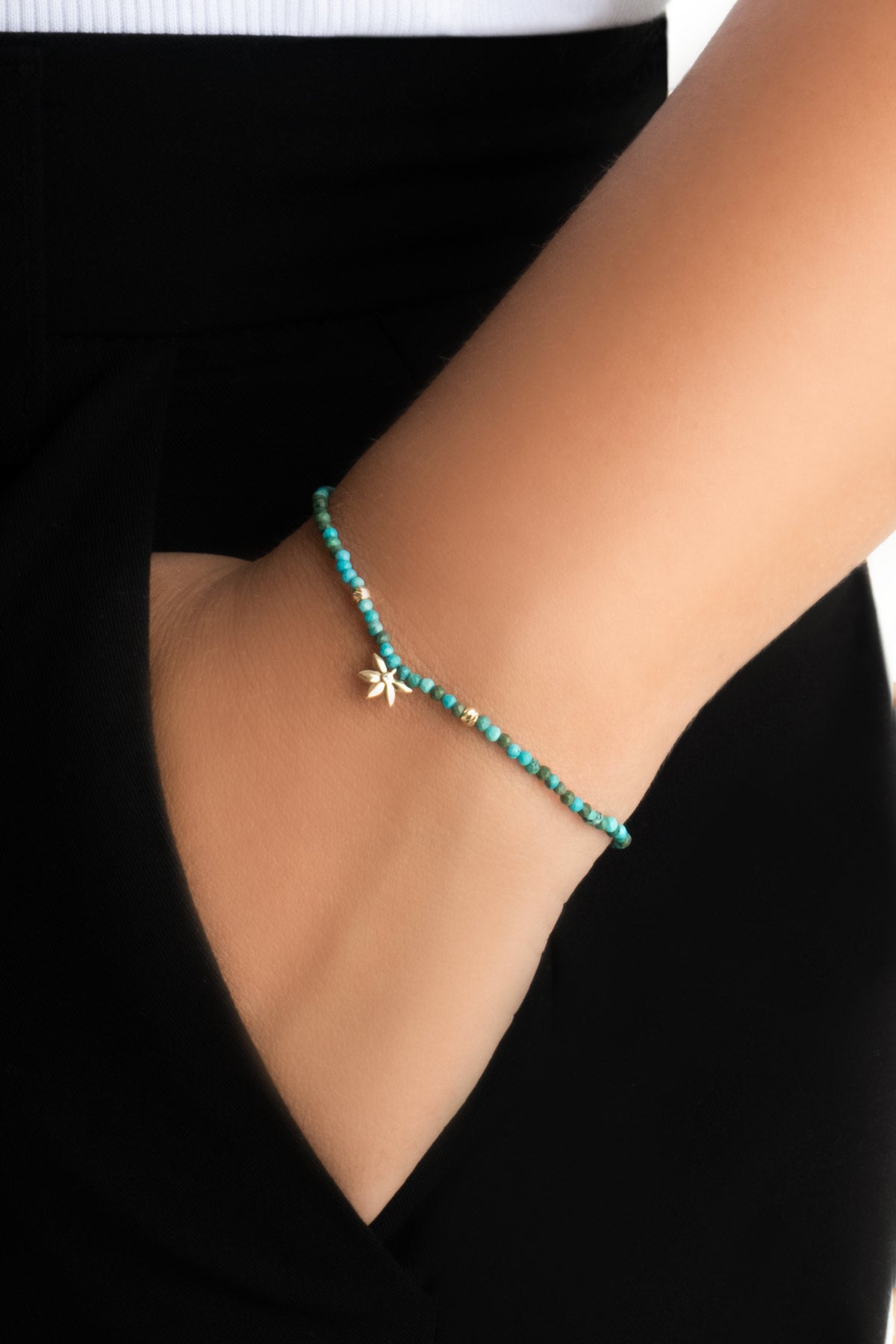 Çiçek Figürlü Turkuaz Taşlı 14 Ayar Altın Bileklik M000951644