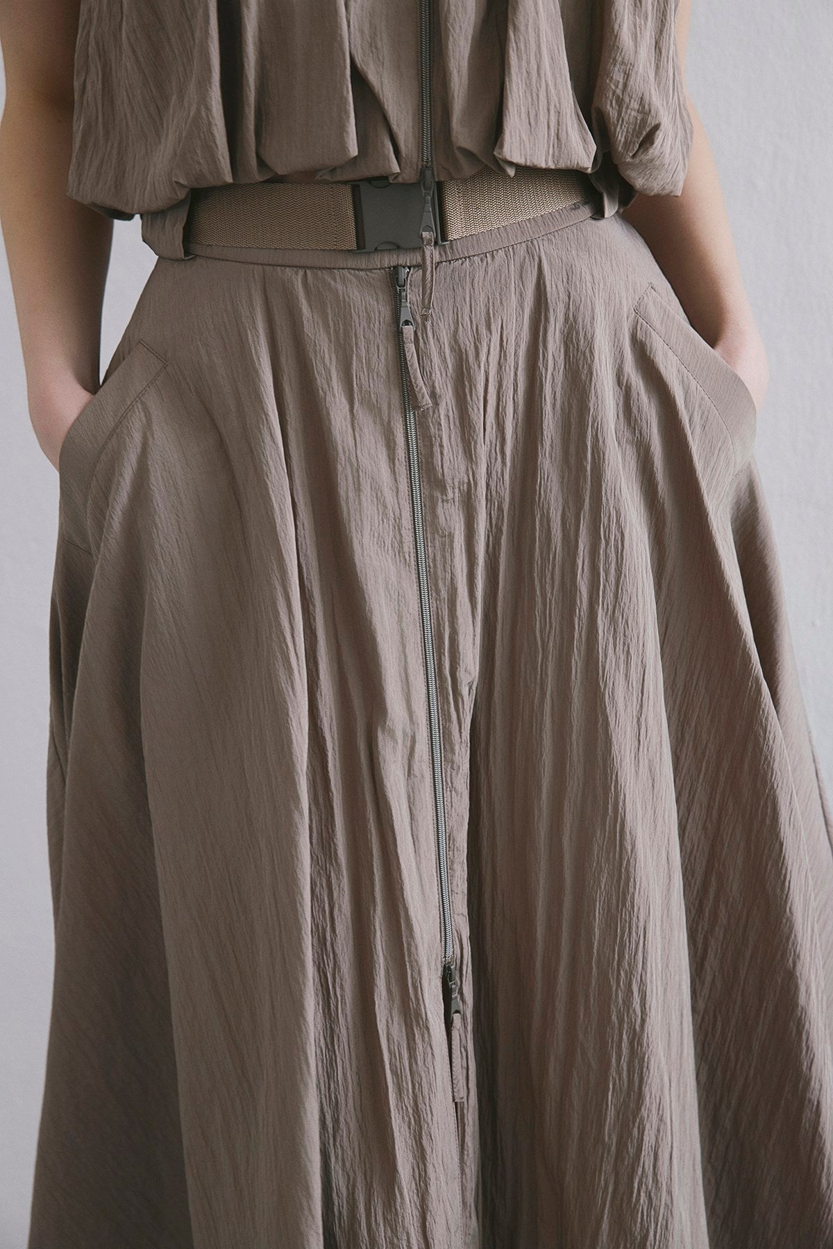 Metal Tokalı Kloş Midi Camel Etek