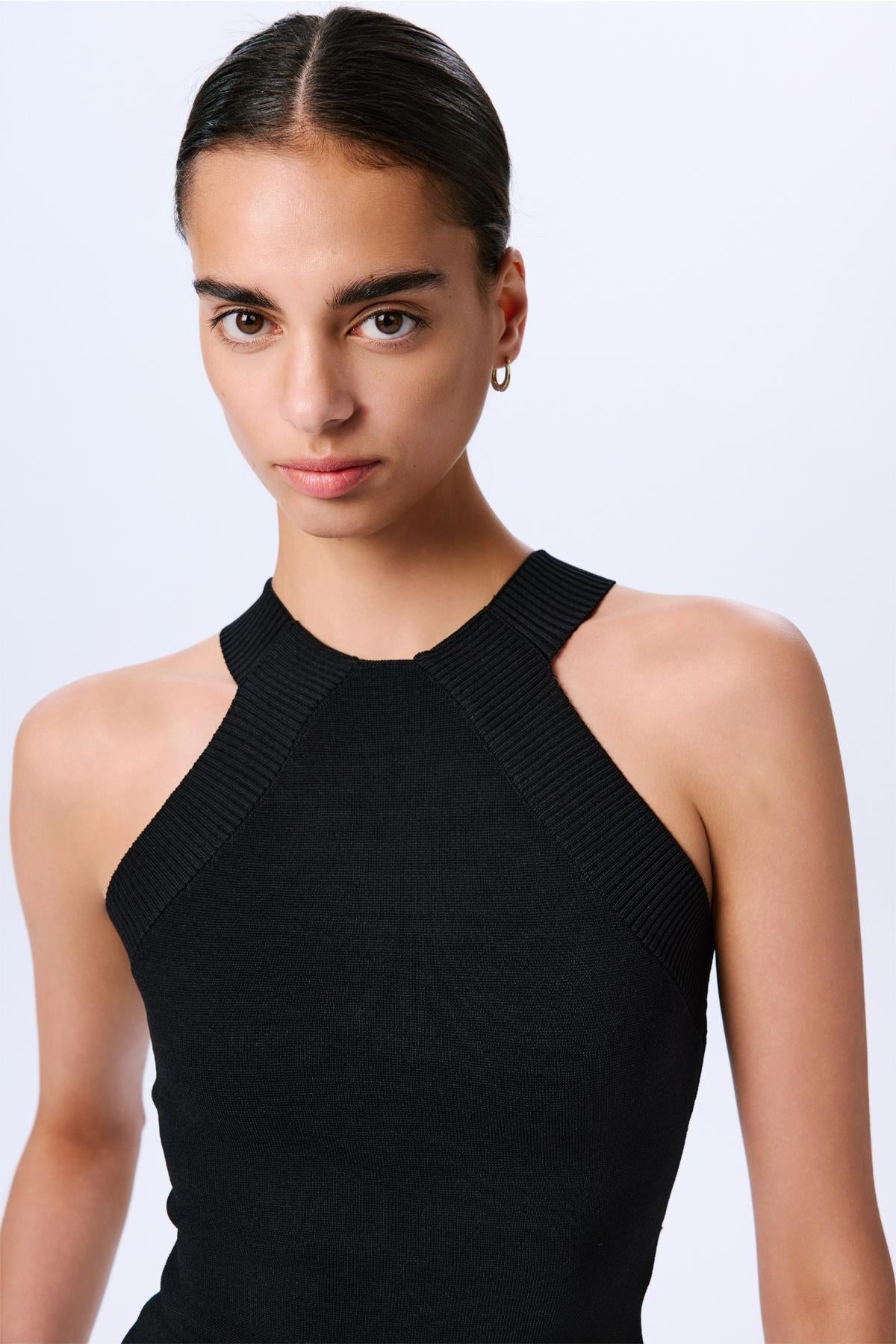 Omuz Dekolteli Basic Crop Siyah Bluz