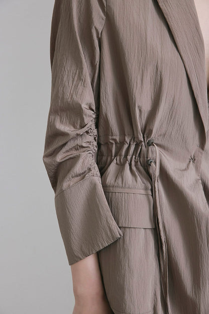 Ön Cepli Büzgü Detaylı Camel Ceket