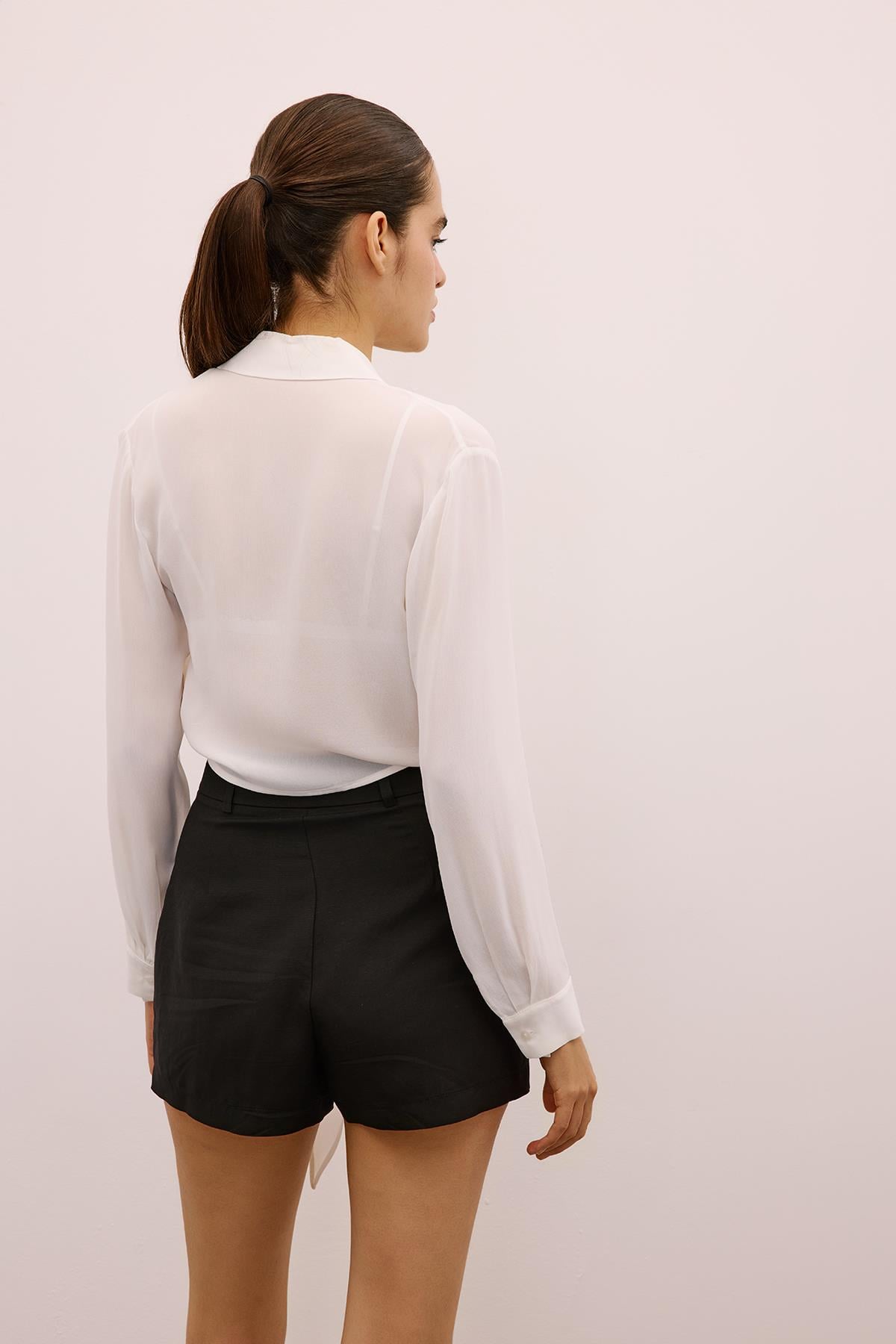 Payet Işlemeli Bağlamalı Ekru Crop Bluz