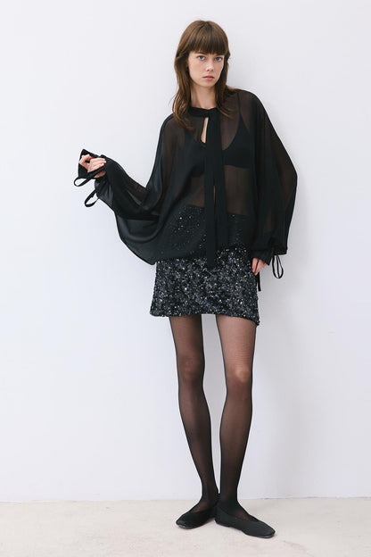 Payet Manşetli Şifon Siyah Bluz