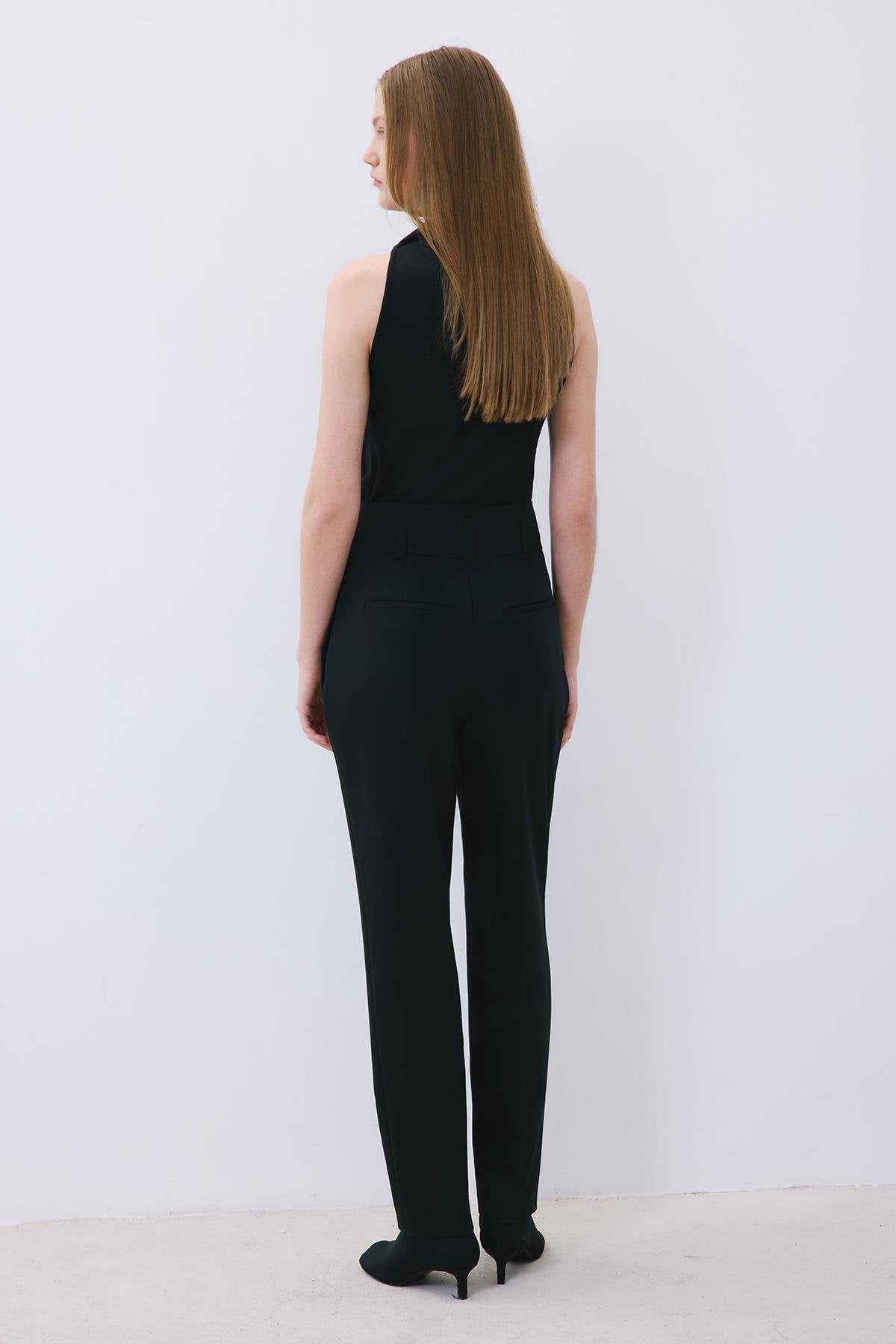 Pileli Dar Paça Yüksek Bel Siyah Pantolon