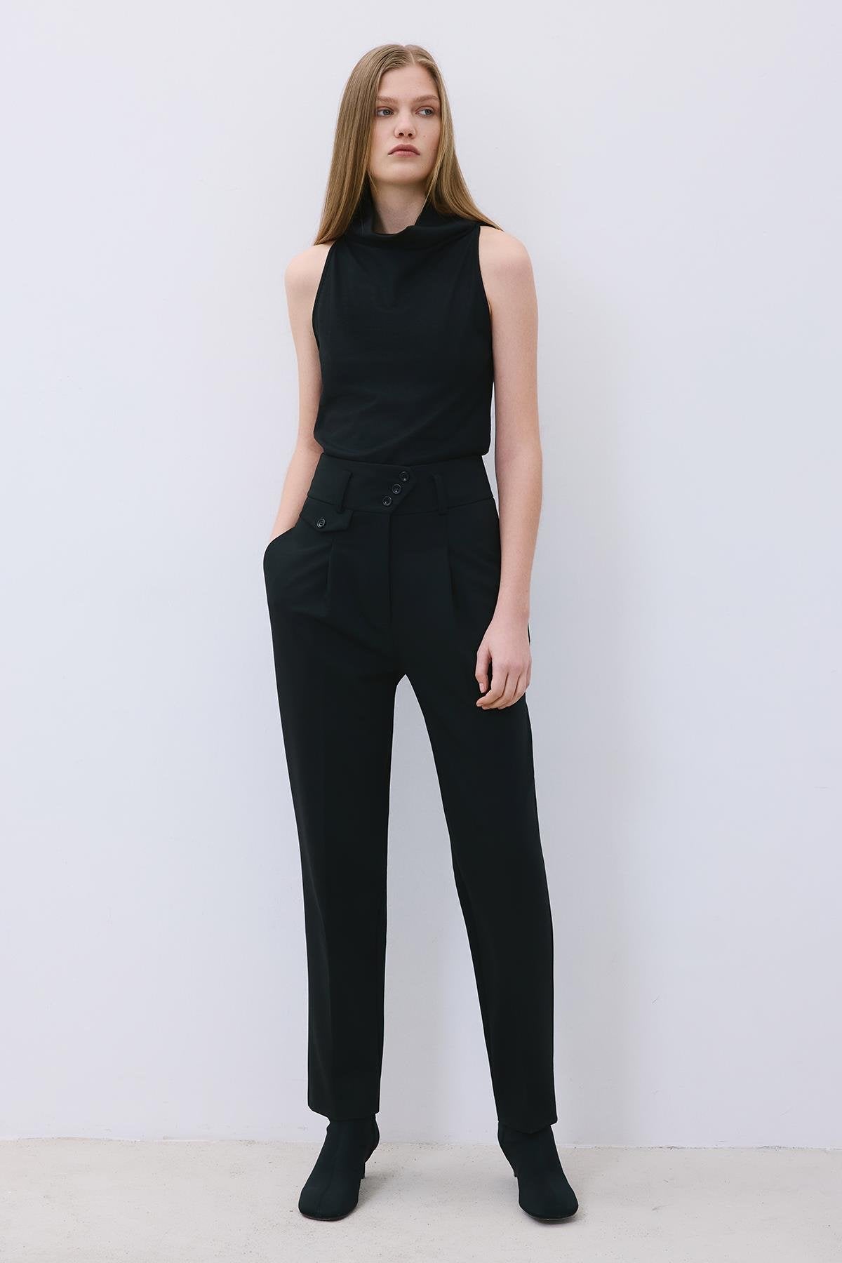 Pileli Dar Paça Yüksek Bel Siyah Pantolon